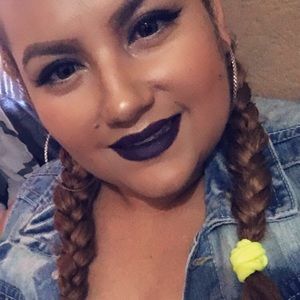 Meet your Posher, Yvette